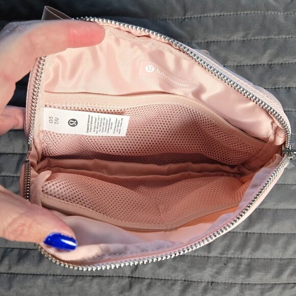 NWT Lululemon Everywhere Beltbag 1L *Wordmark - Pink Mist/Silver/White Opal - Picture 6 of 7